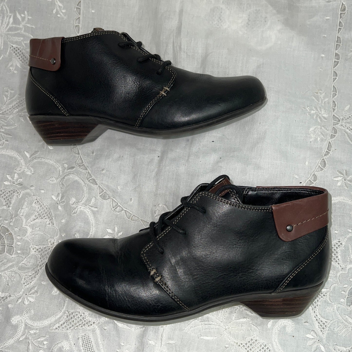 Women's Comfortiva •Rifton• Women's Lace-up Boots - Size 6.5M Black Leather