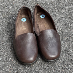Woman’s Aerosoles by Suregrip 6M brown leather Non-Slip Sole