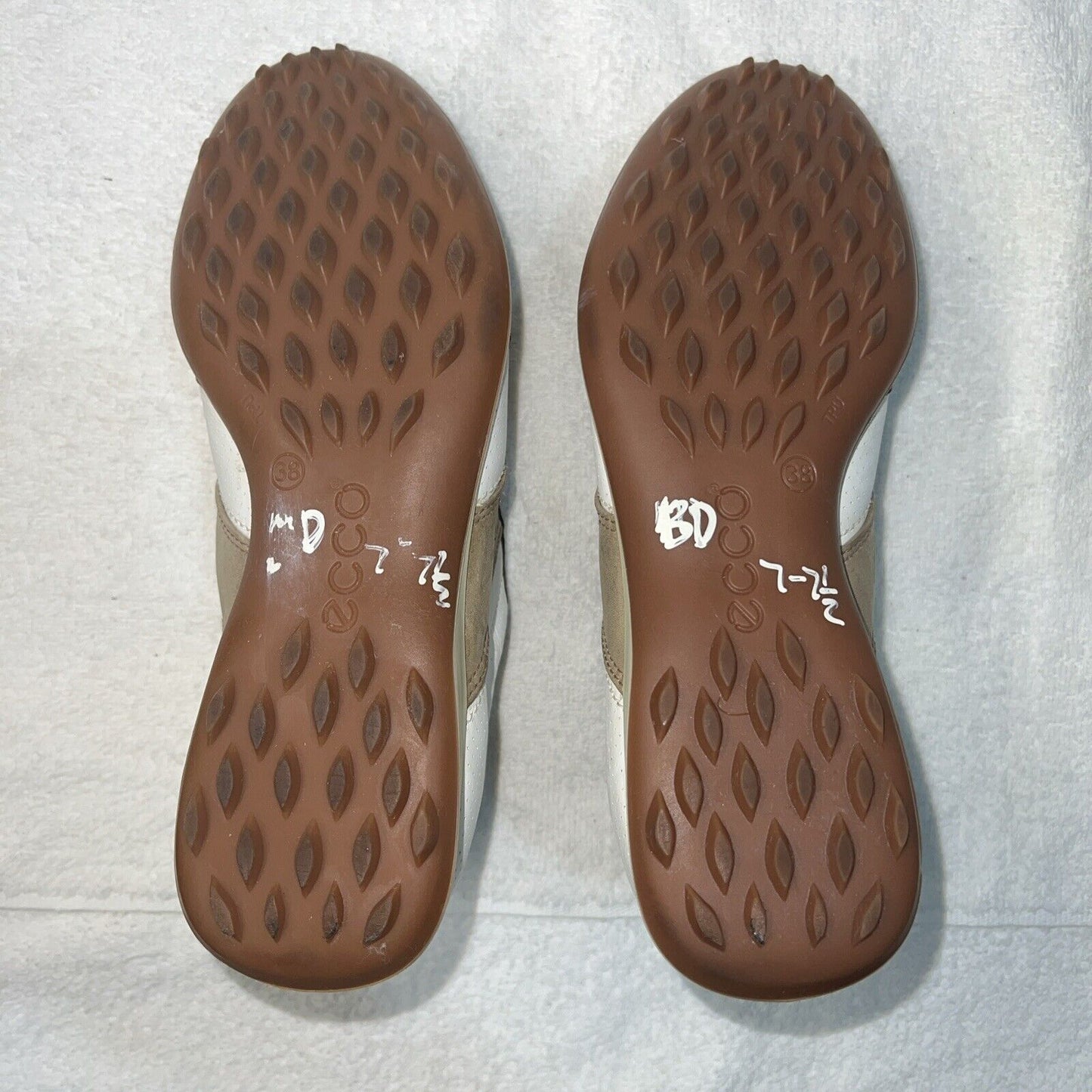 Women’s Ecco Wingtip Spikeless Golf Shoe 38EU White/Brown/Metallic Leather