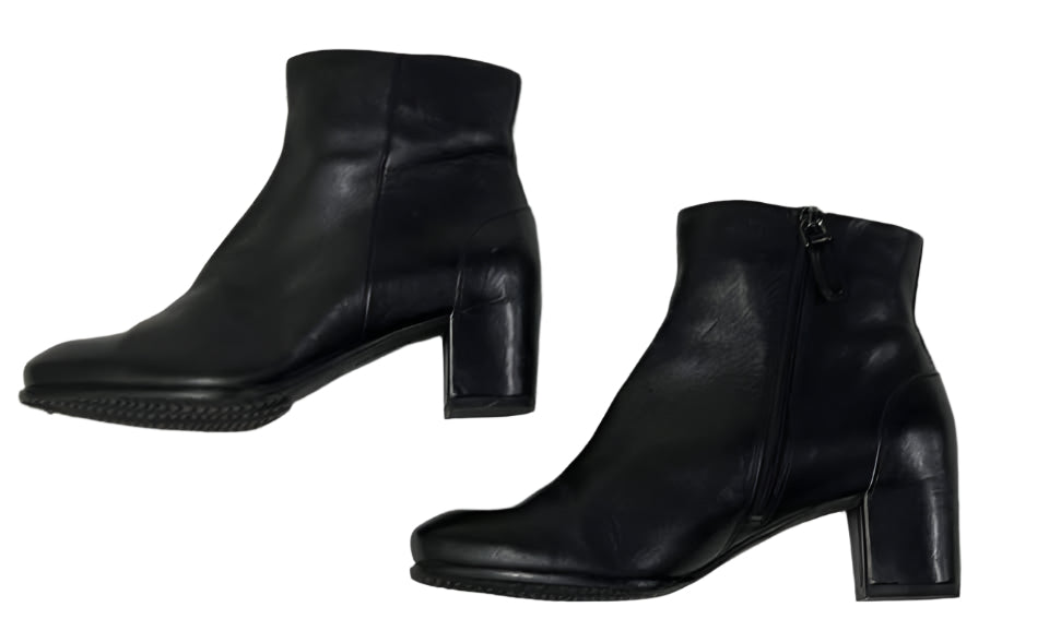 Woman’s Ecco Zippered Ankle boot EU37 Black Leather