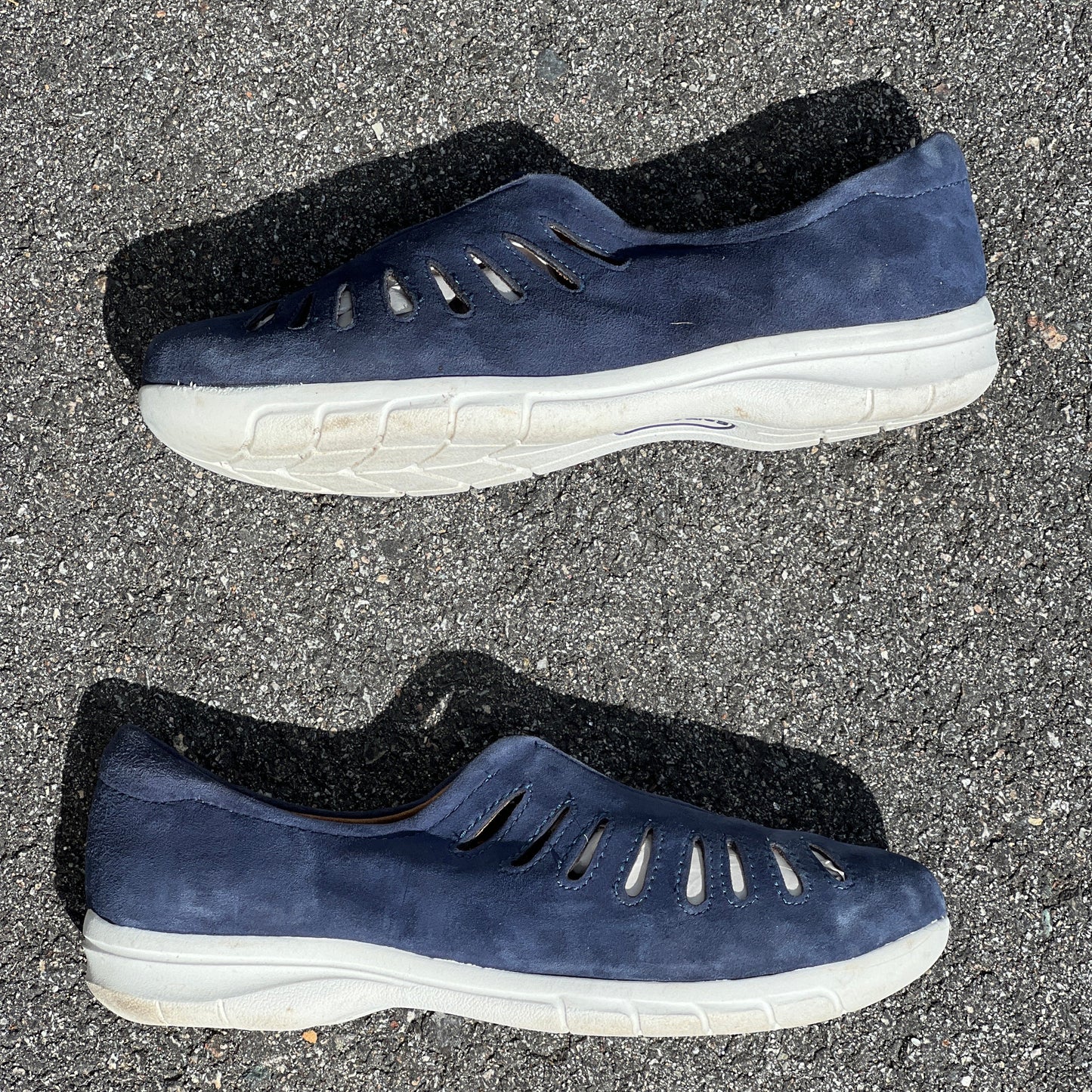 Comfortiva by SoftSpots Women’s •Tinsley• Comfort Slip on 8.5W Blue Suede