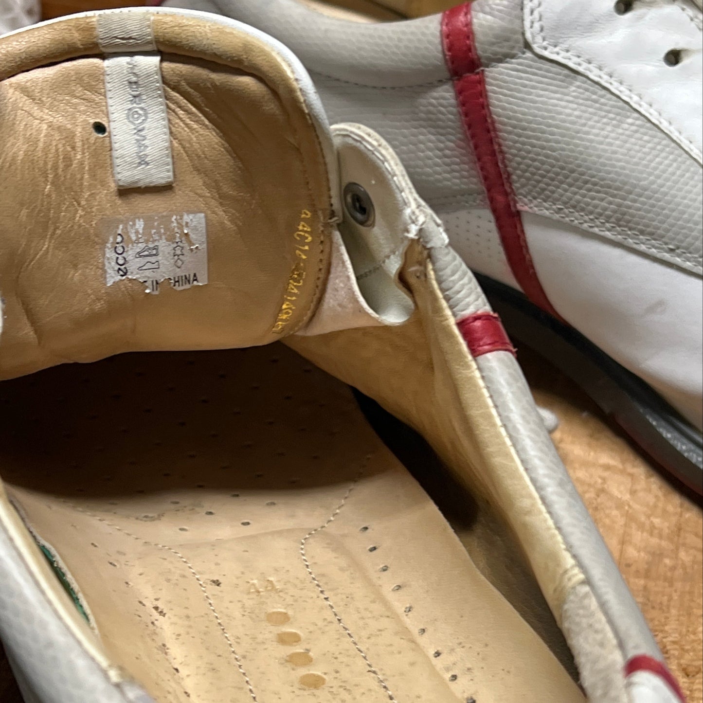 Men’s Ecco Cleat-less Golf Shoe 44EU •Whit/Grey/Black • Hydromax Leather