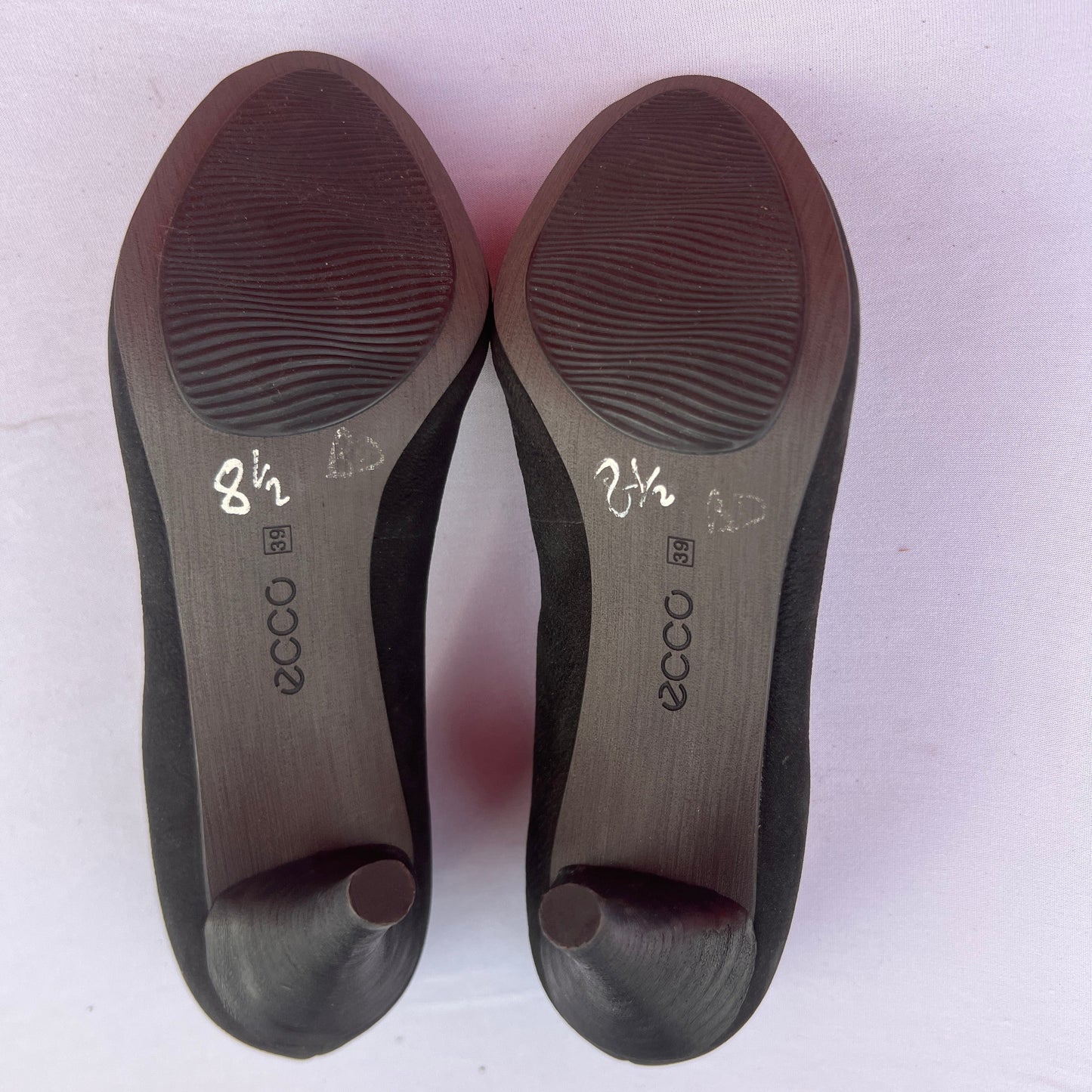Woman’s Ecco Peep-toe Pump 39M Black Suede Leather