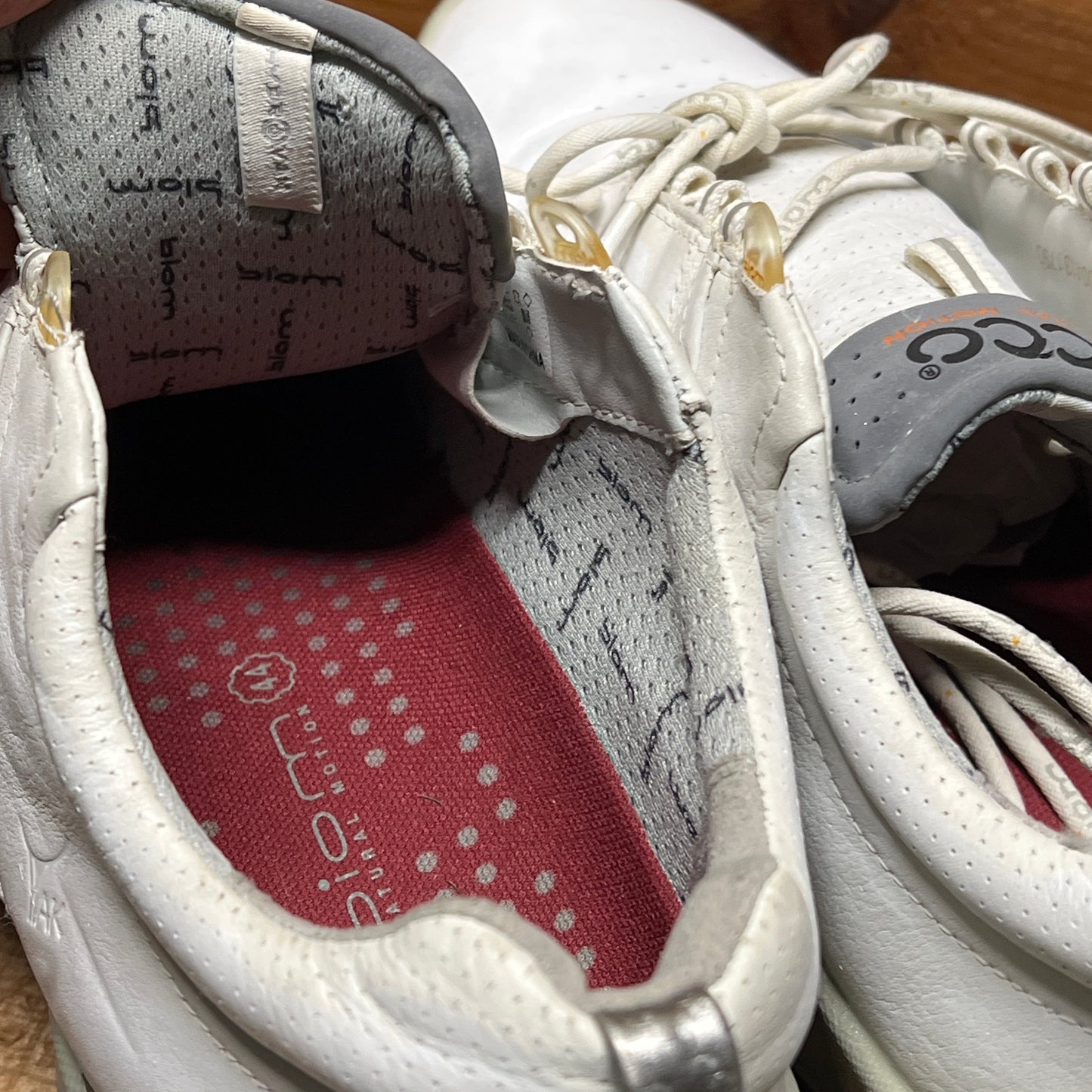 Men’s Ecco Biom Cleated Golf Shoe 44EU •White/Grey• Hydromax Yak Leather