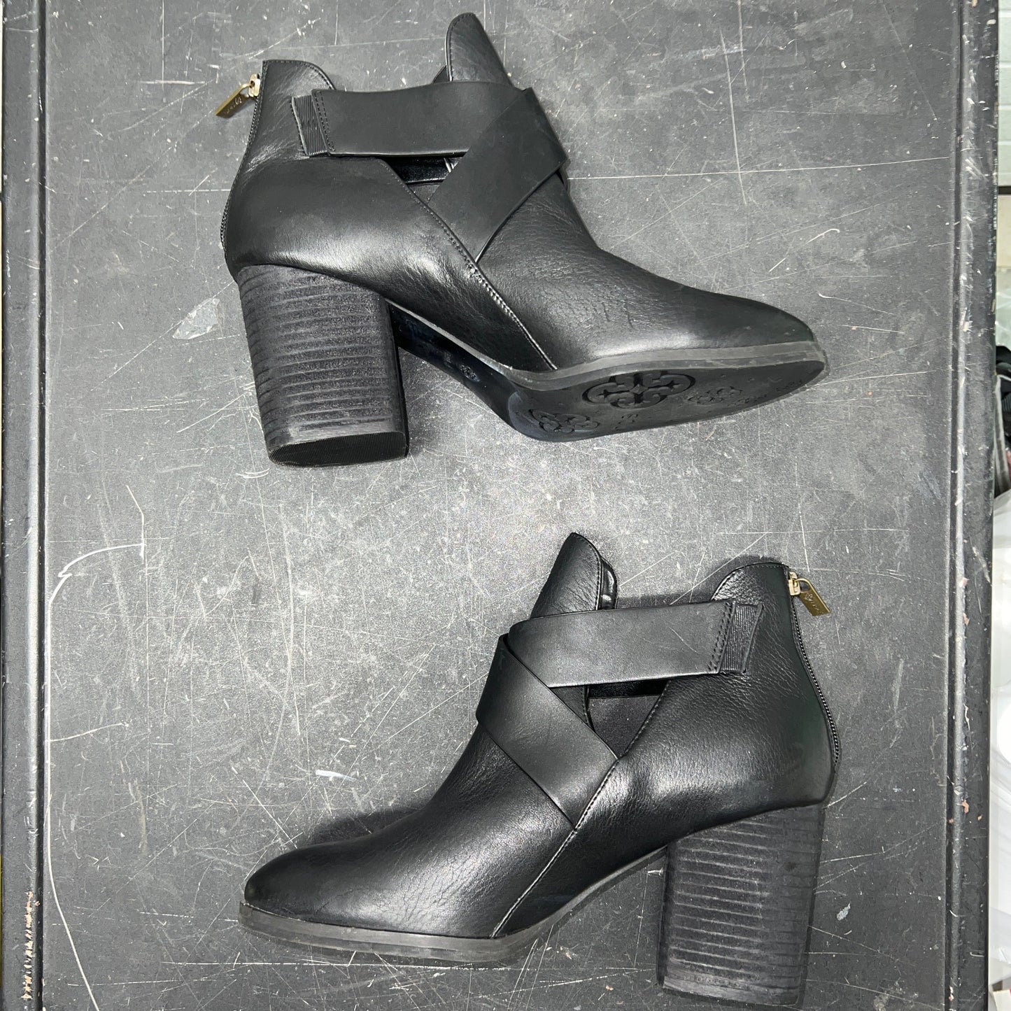 Woman’s Isola Larkin boot 10M black leather