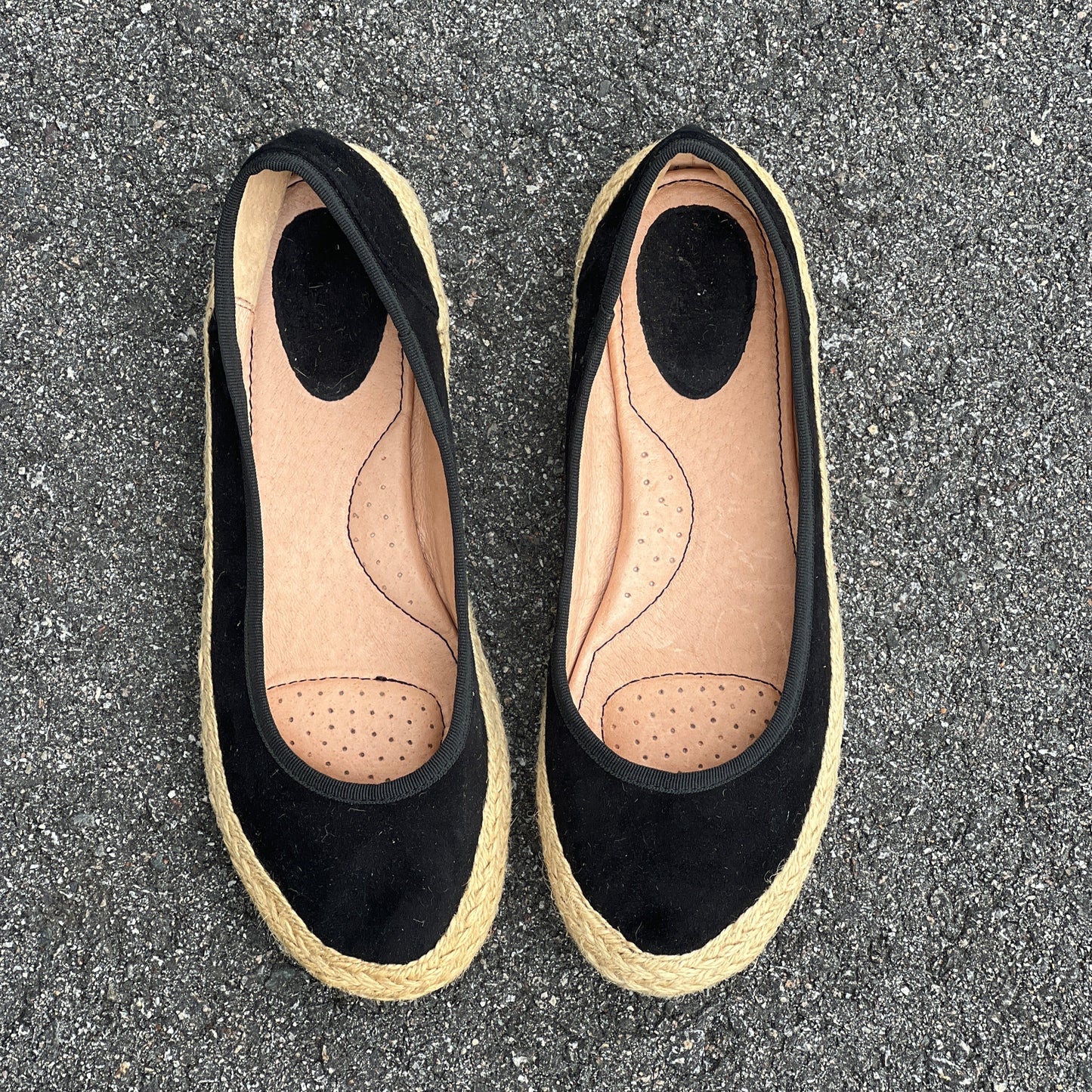 Woman’s Sofft Jute Wrapped Almond-toe Suede Slip-on 7.5M Black Leather