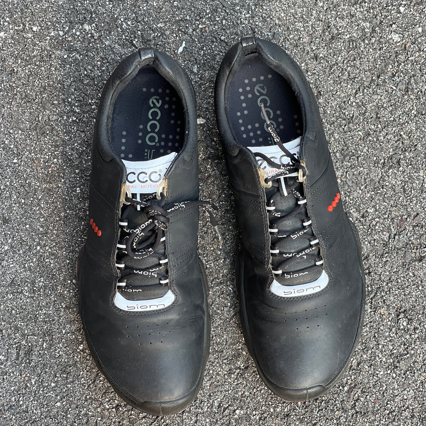 Men’s Ecco Biom Cleated Golf Shoe 44EU• Black/Red • Hydromax Yak Leather