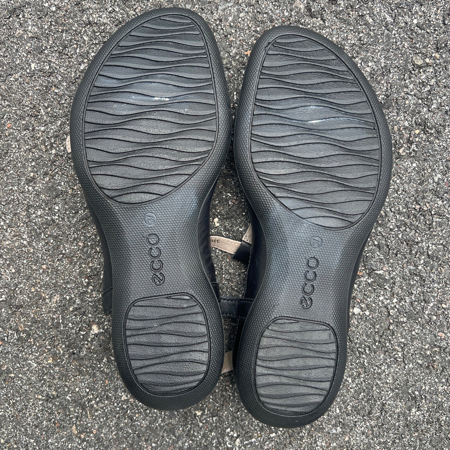 Ecco Women's T-Strap Sandal EU36M Black Leather