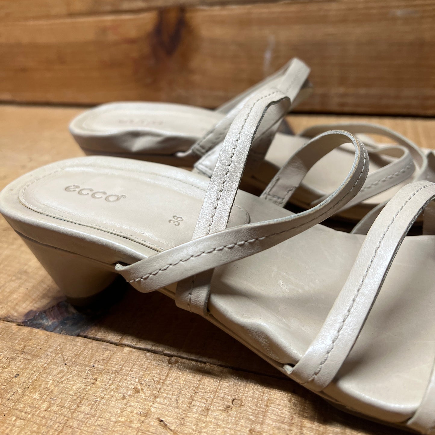 Women's Ecco low heeled toe-ring Stappy Slide 37 Beige Leather