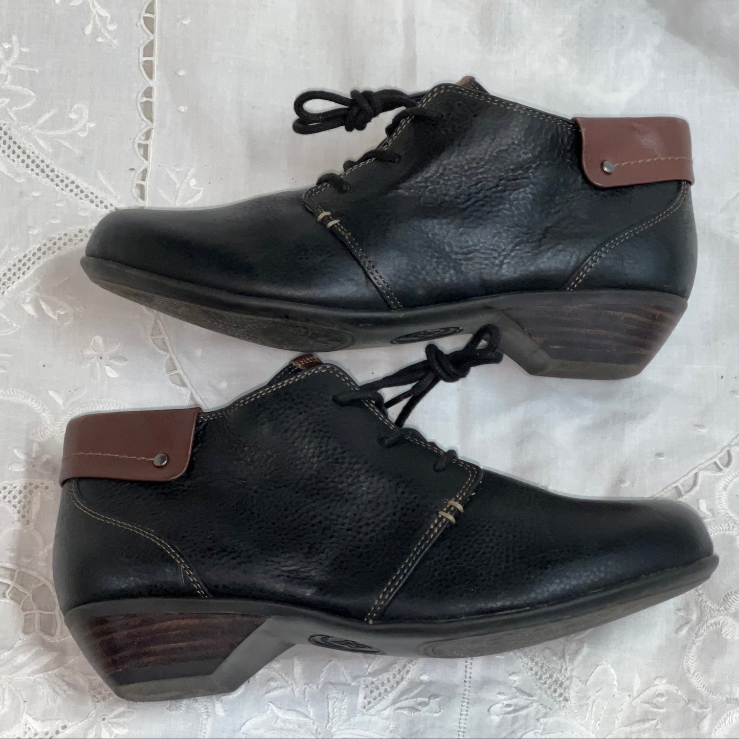 Women's Comfortiva •Rifton• Women's Lace-up Boots - Size 7.5M Black Leather