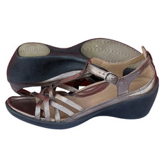 Woman’s Ecco Strappy Wedge Sandal 39M Metallic Leather