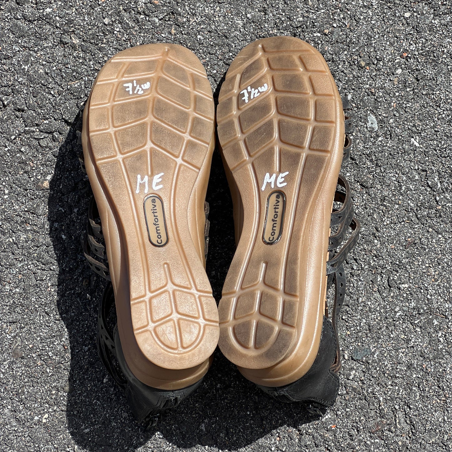 Women’s Comfortiva Kaelin Gladiater Sandal 7.5W Black Leather
