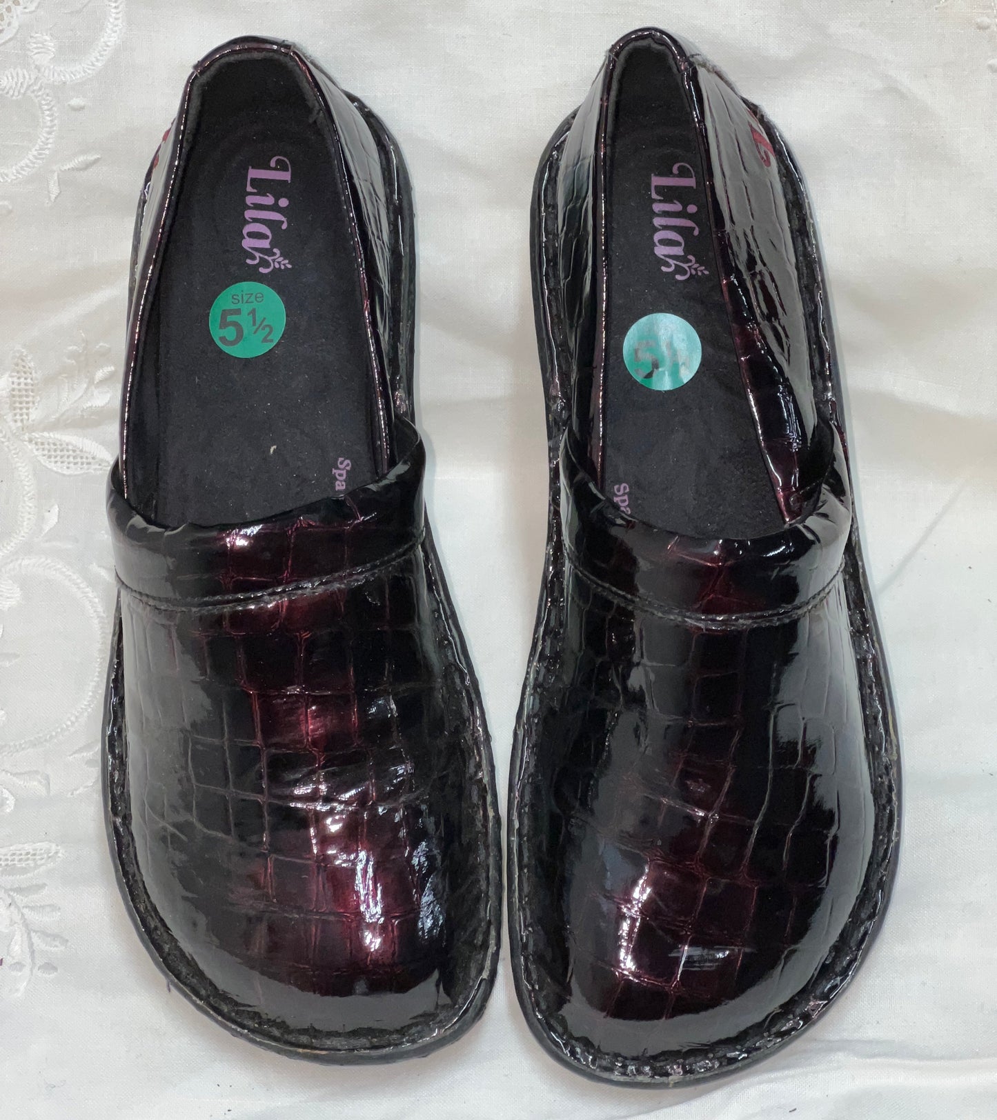 Women’s Lila Non-slip Clog by SureGrip 5.5M Black Croco Patent