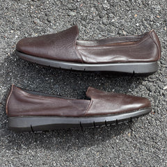 Woman’s Aerosoles by Suregrip 6M brown leather Non-Slip Sole