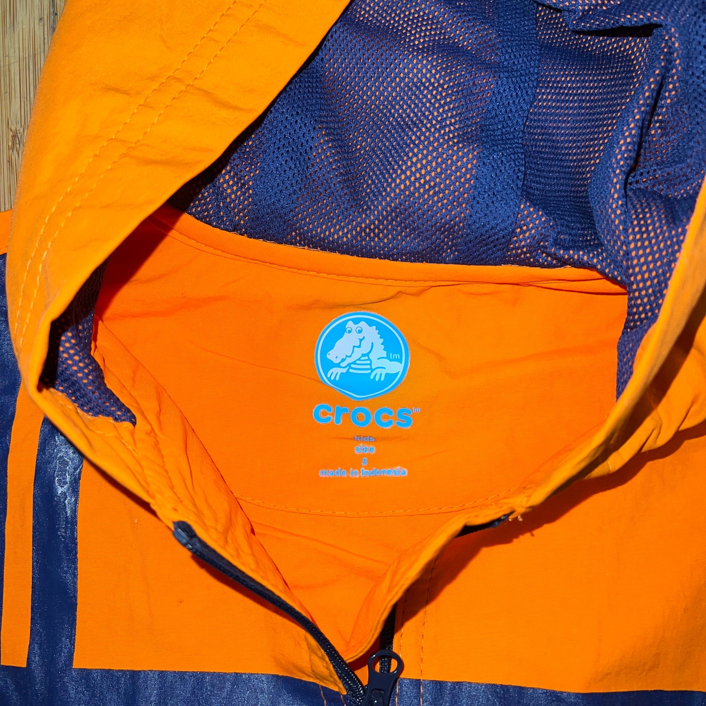 Children's Crocs Windwear Hooded Nylon Jacket - Size 5 Orange/Navy