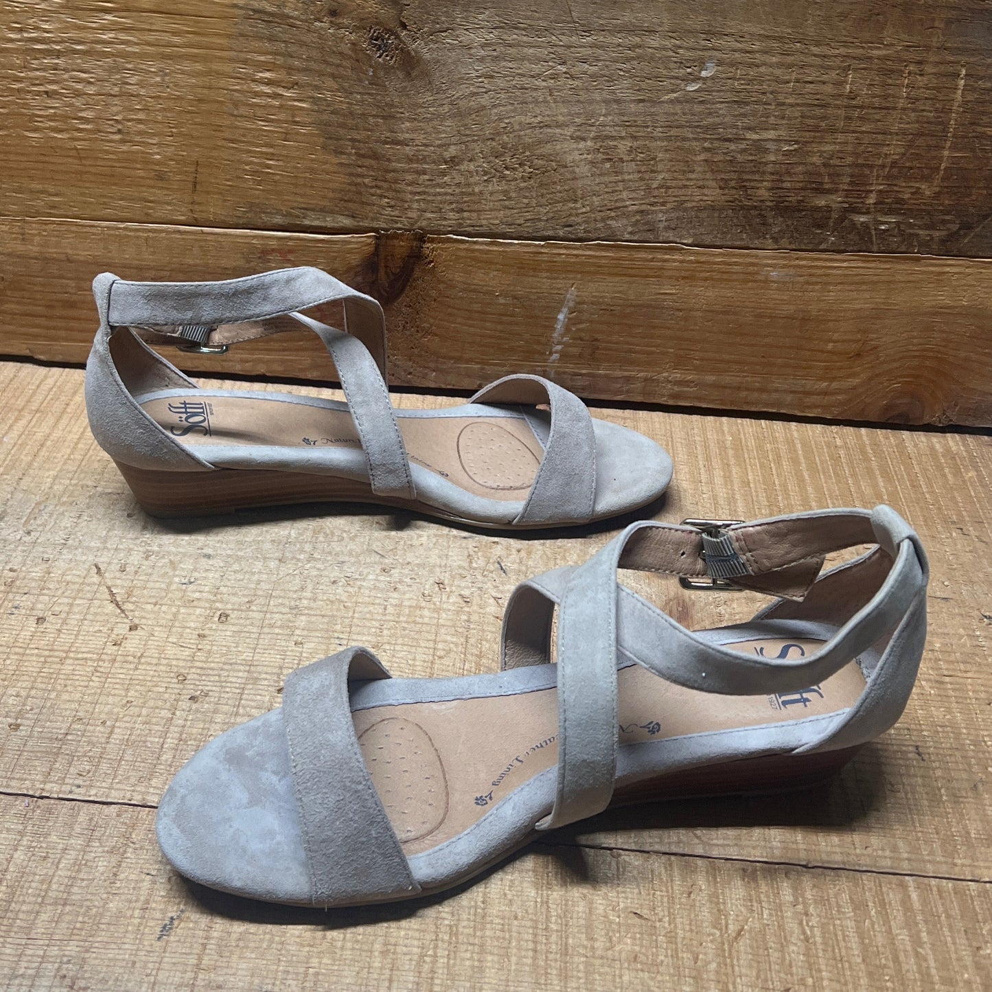 Woman’s Sofft Innis Wedge Sanda 9M Baywater Suede Leather