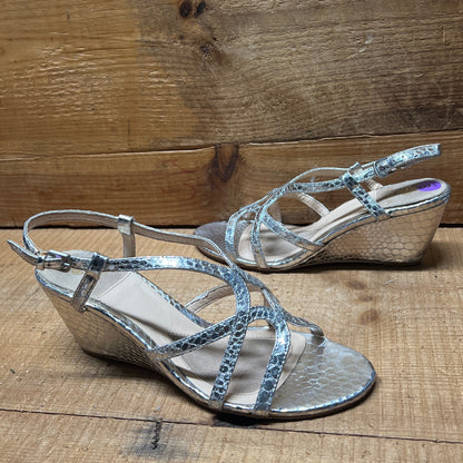 Isola Women's •Fidelia•  Wedge Sandal  8M Silver Reptile