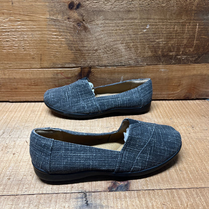 SOFTSPOTS Women's •Amena• Slip-on Black Canvas Skimmer 6.5W