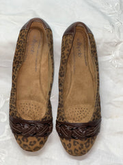 SOFTSPOTS Women's •Posie• Slip-on 10M Leopard/Brown Leather