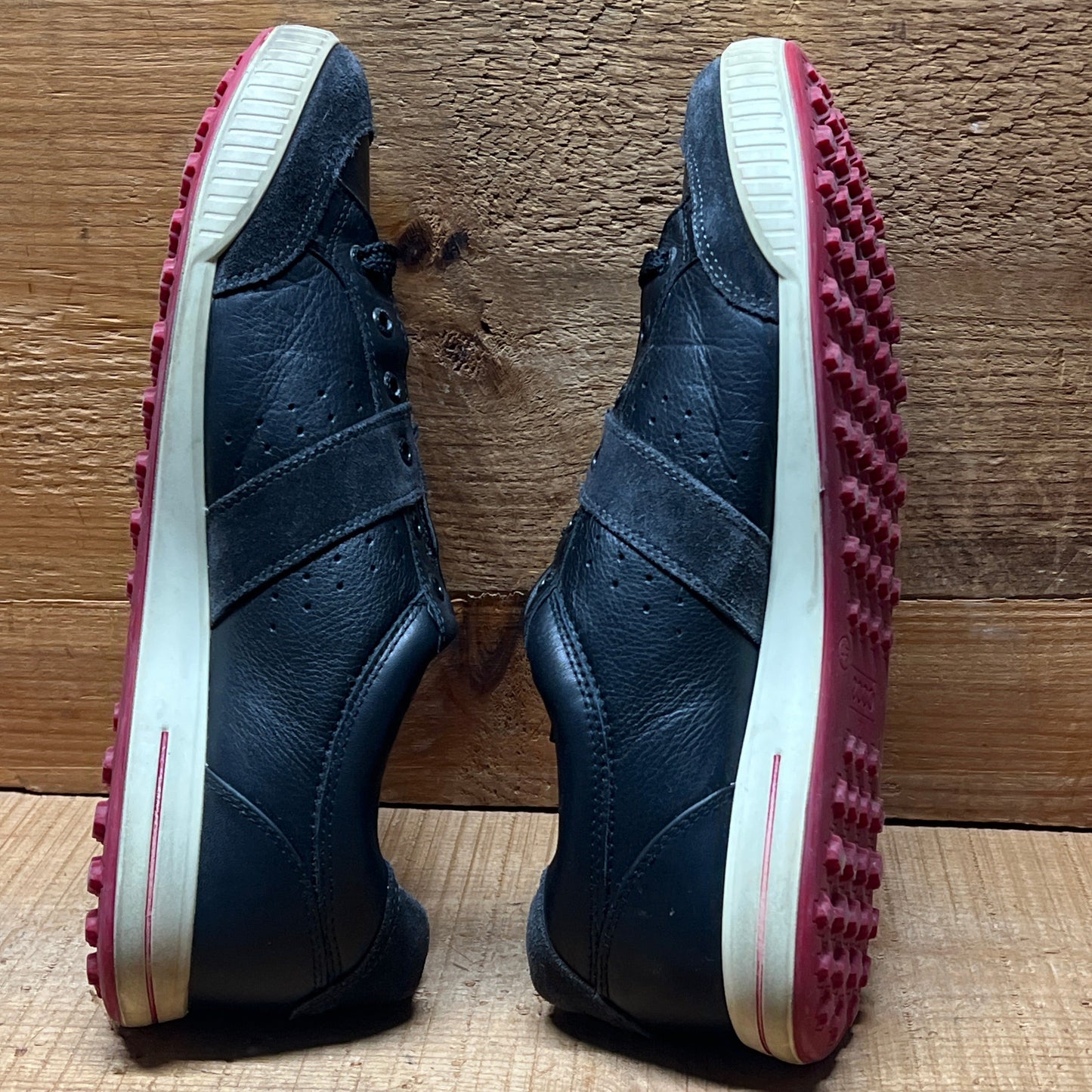 Men’s Ecco Street Premier Cleat-less Golf Shoe 46EU • Black/Red • Leather