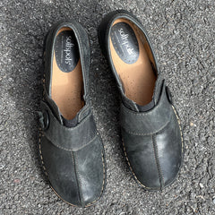 Woman’s Softspots Lina  Clog 9W Black Leather