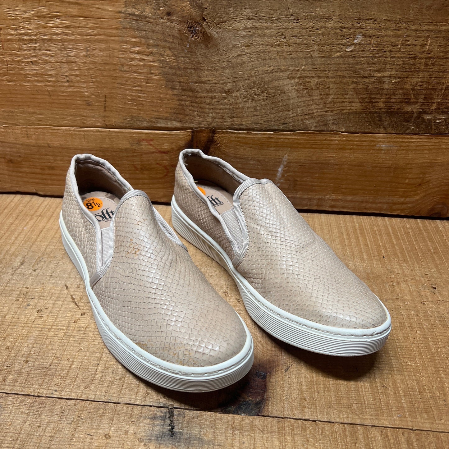 Woman’s Sofft Somers twin gore Slip-on  8.5M Blush Reptile Embossed Leather