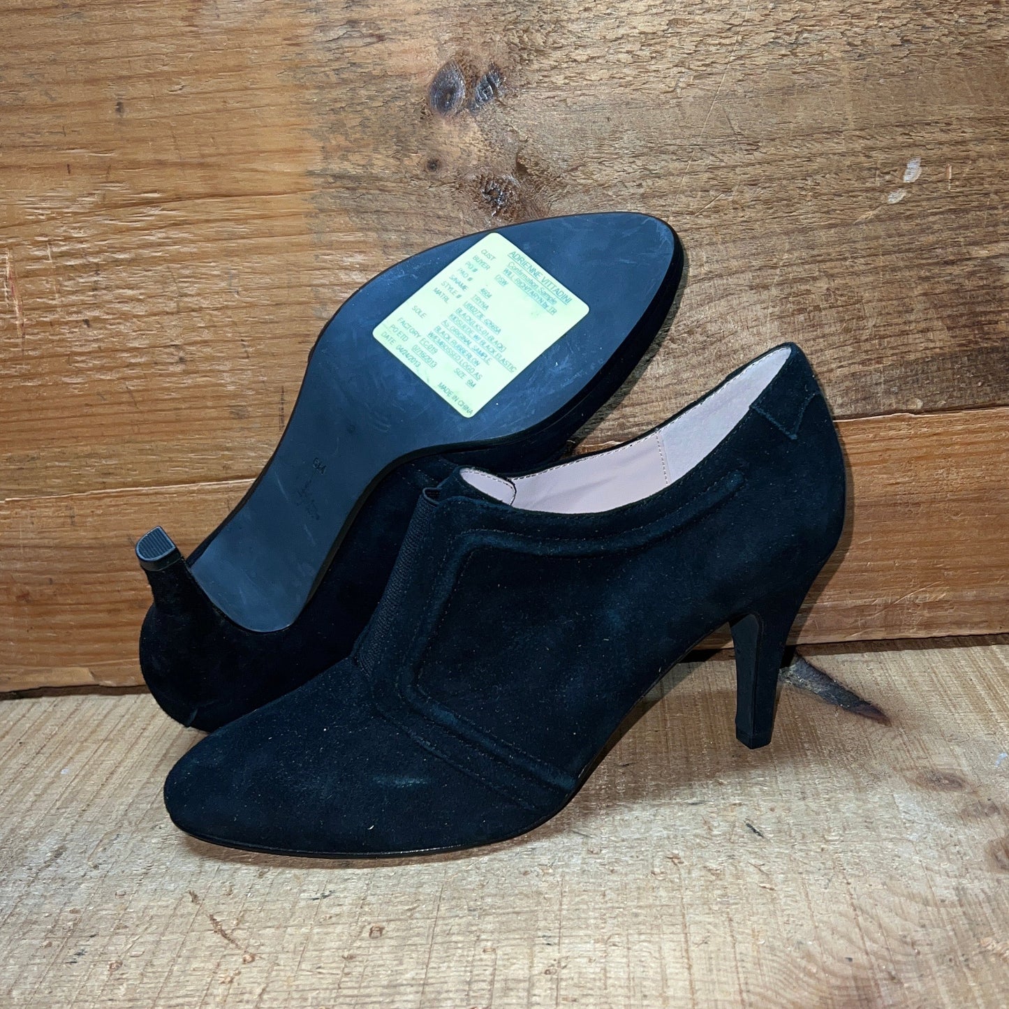 Taryn by Taryn Rose •Tryna•Gored-vamp Pump 6M  Black Kid Suede Leather