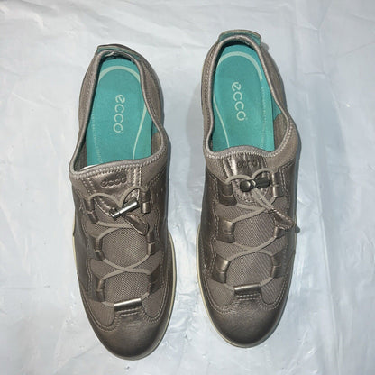 Women’s ECCO Bluma Toggle Lace  Slip-on  40EU Champagne Metallic Leather