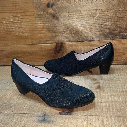 Taryn Rose • Fiona •Slip on  Pump 6M  Black Textured Fabric/Leather
