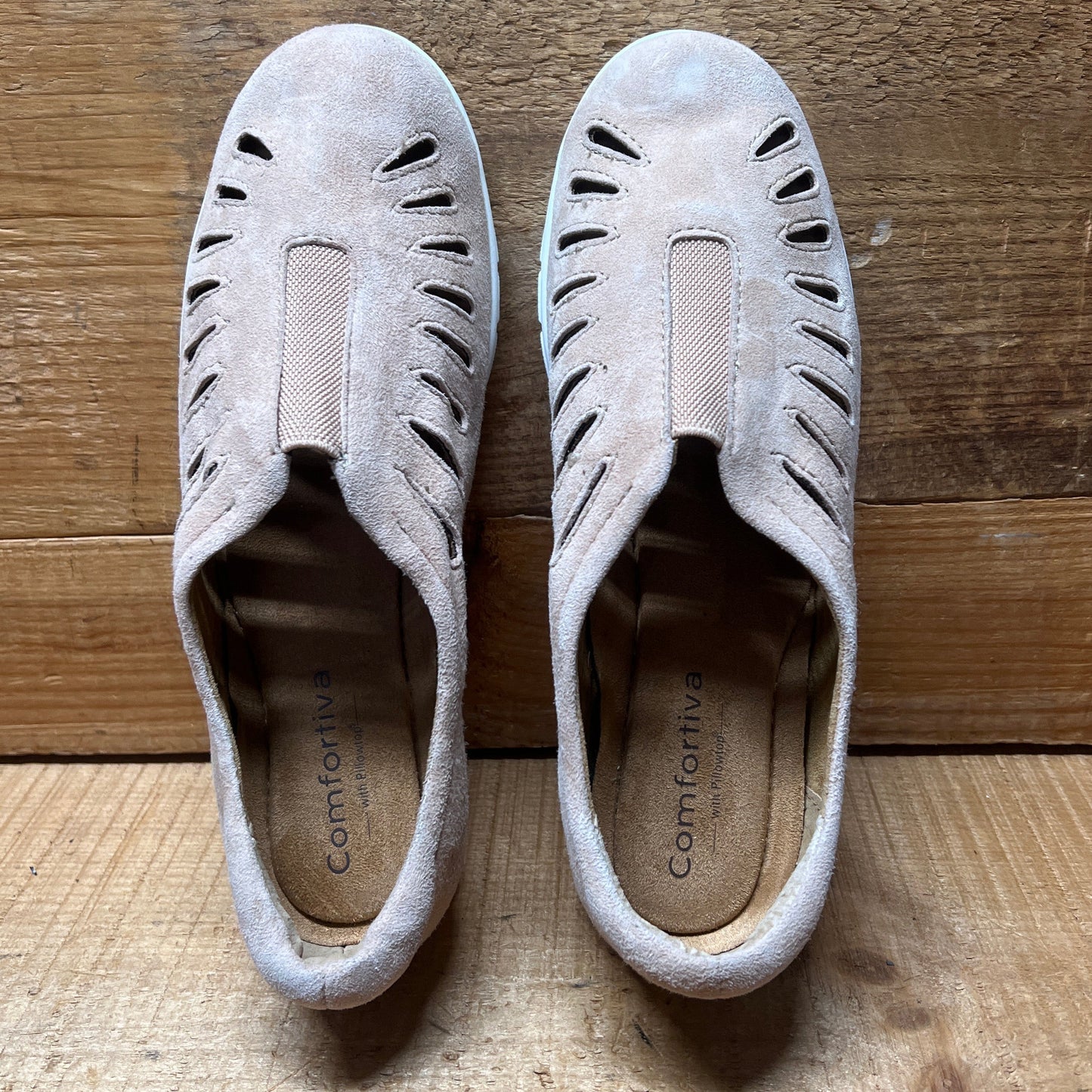 Comfortiva by SoftSpots Women’s •Tinsley•  Comfort Slip-on 8W Beige Suede leather