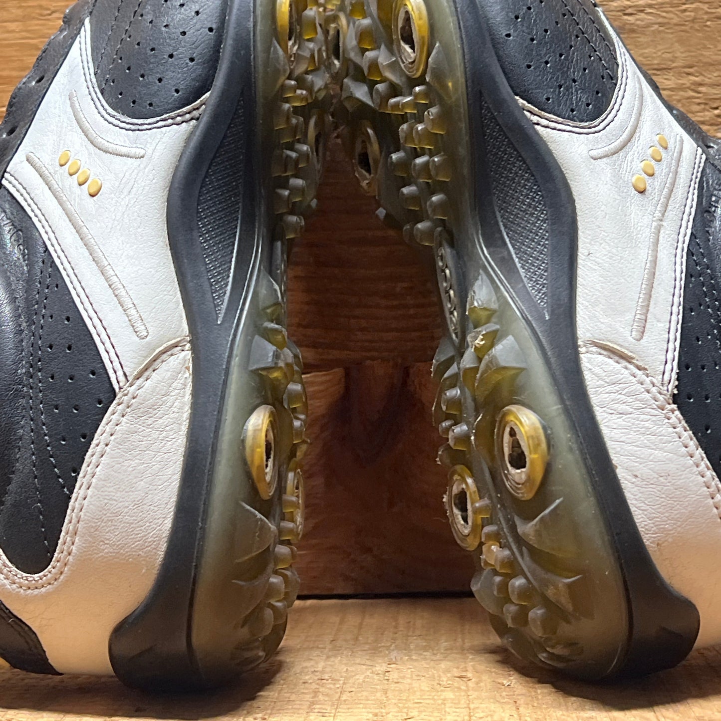 Men’s Ecco Hydomax Cleated Golf Shoe • Black/White Leather • Size 44