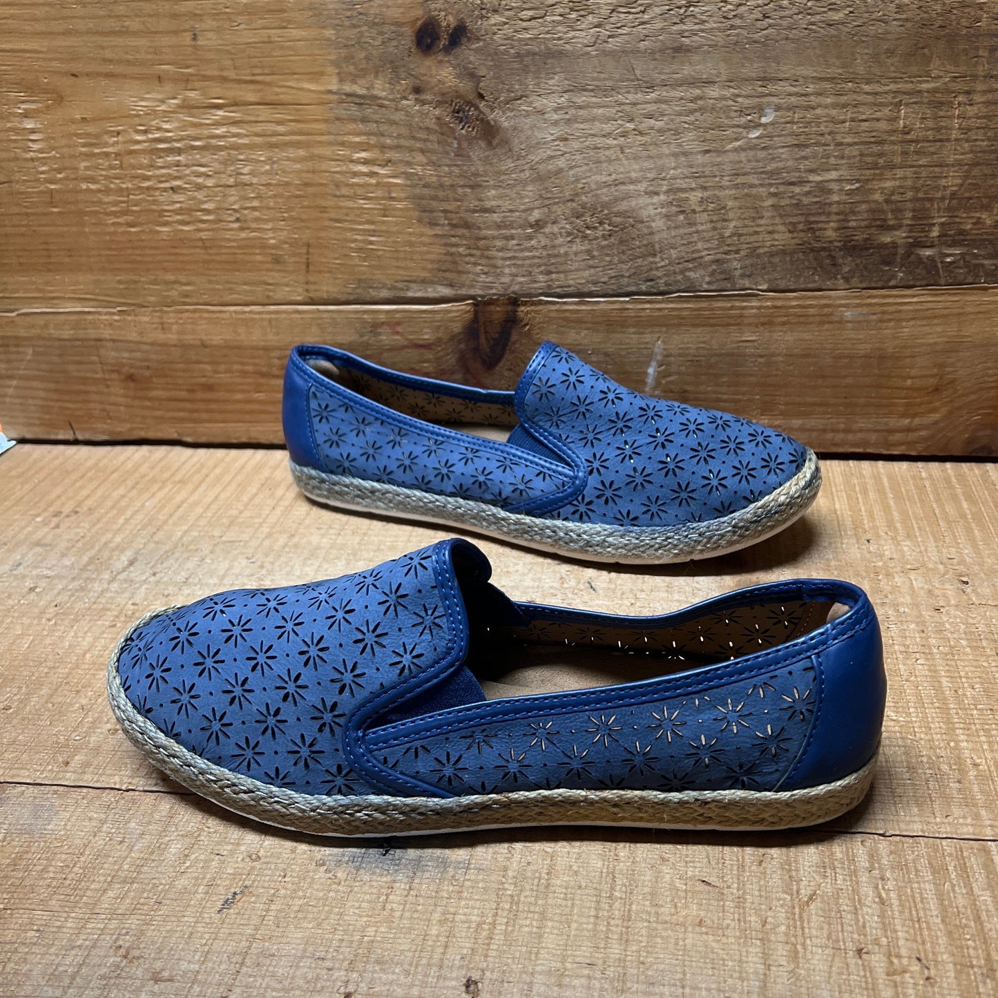 COMFORTIVA Women's •Sifton• Slip-on Espadrille 10M Navy Nubuck Leather