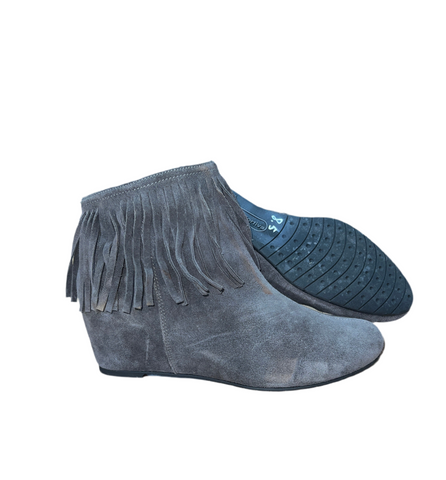 COMFORTIVA Women's •Riverton• Fringed Ankle Boot Grey Suede 8.5M