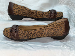 SOFTSPOTS Women's •Posie• Slip-on 10M Leopard/Brown Leather