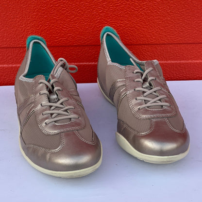 Woman’s Ecco  ECCO Bluma  Lace Oxford  39M Metallic Taupe Mesh/Leather