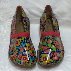 Women’s Lila Non-slip Clog by SureGrip 8.5M Navy/Red Floral Patent