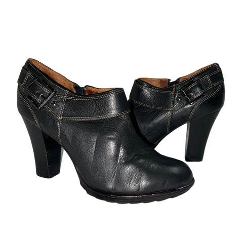 Sofft-Women’s •Wila• Shootie -Black Leather 9M