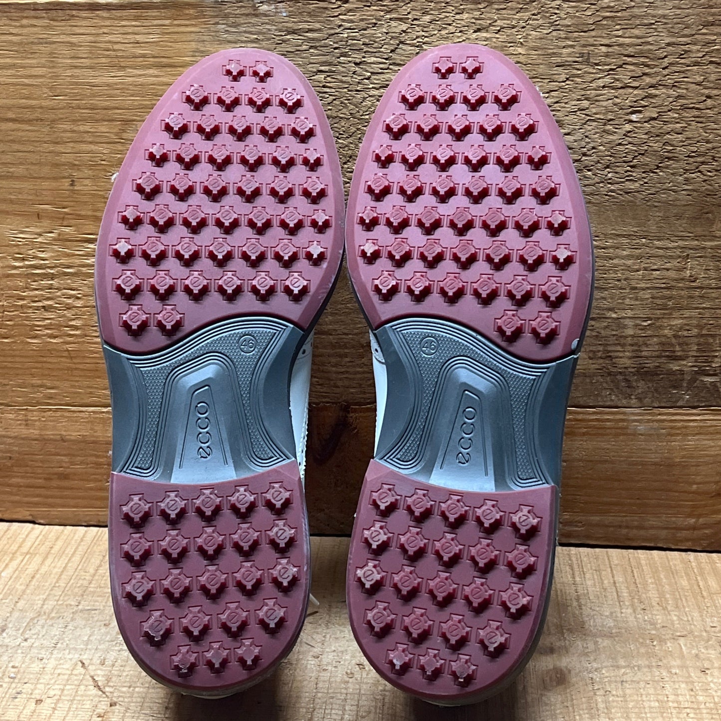 Men’s Ecco Wingtip Cleat-less Golf Shoe 46EU • White Hydromax Leather