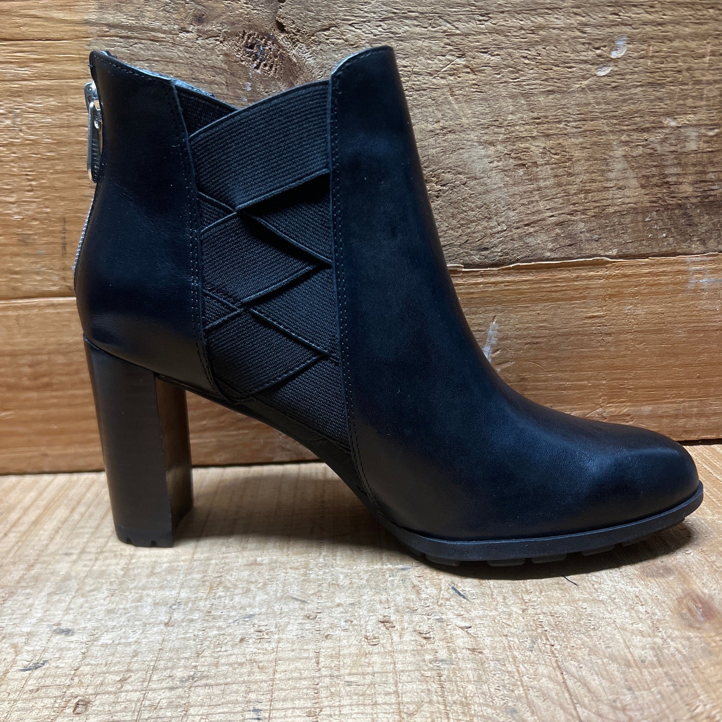 ADRIENNE VITTADINI Women's  •Trinie• Black Leather  Ankle  Bootie 6M