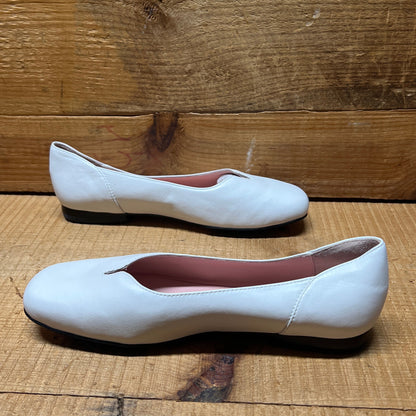 Taryn Rose • Bradley •Slip on  Flat 6M White Leather
