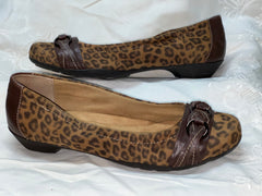 SOFTSPOTS Women's •Posie• Slip-on 10M Leopard/Brown Leather