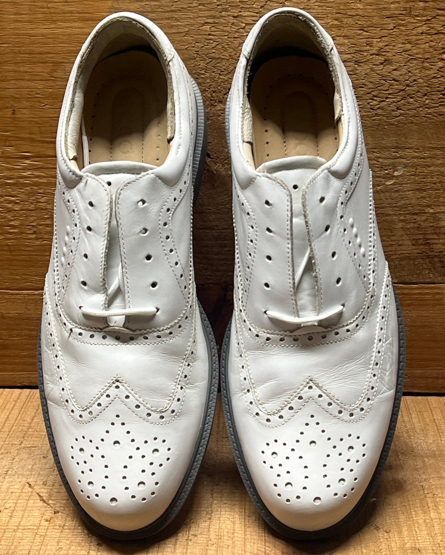 Men’s Ecco Wingtip Cleat-less Golf Shoe 46EU • White Hydromax Leather