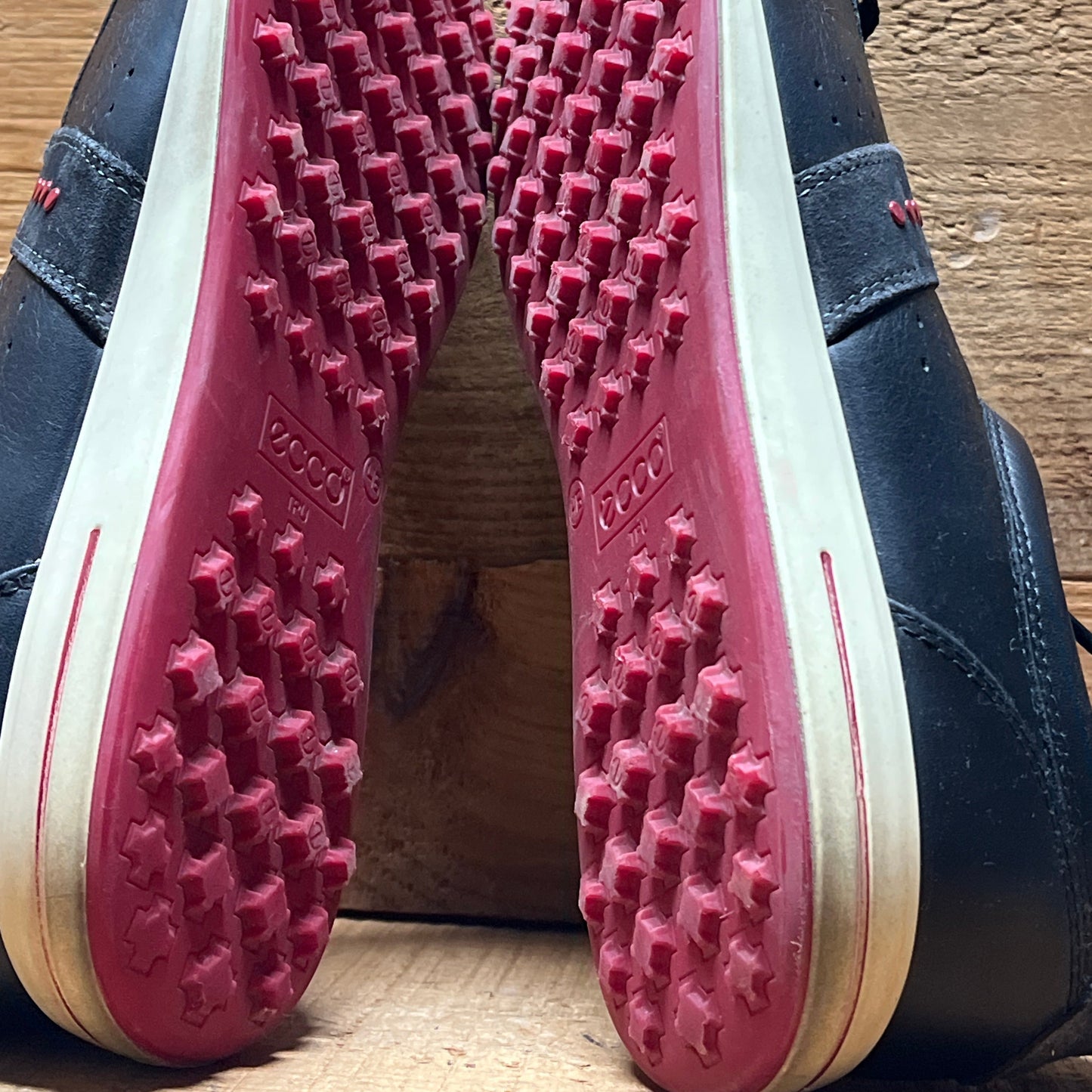 Men’s Ecco Street Premier Cleat-less Golf Shoe 46EU • Black/Red • Leather