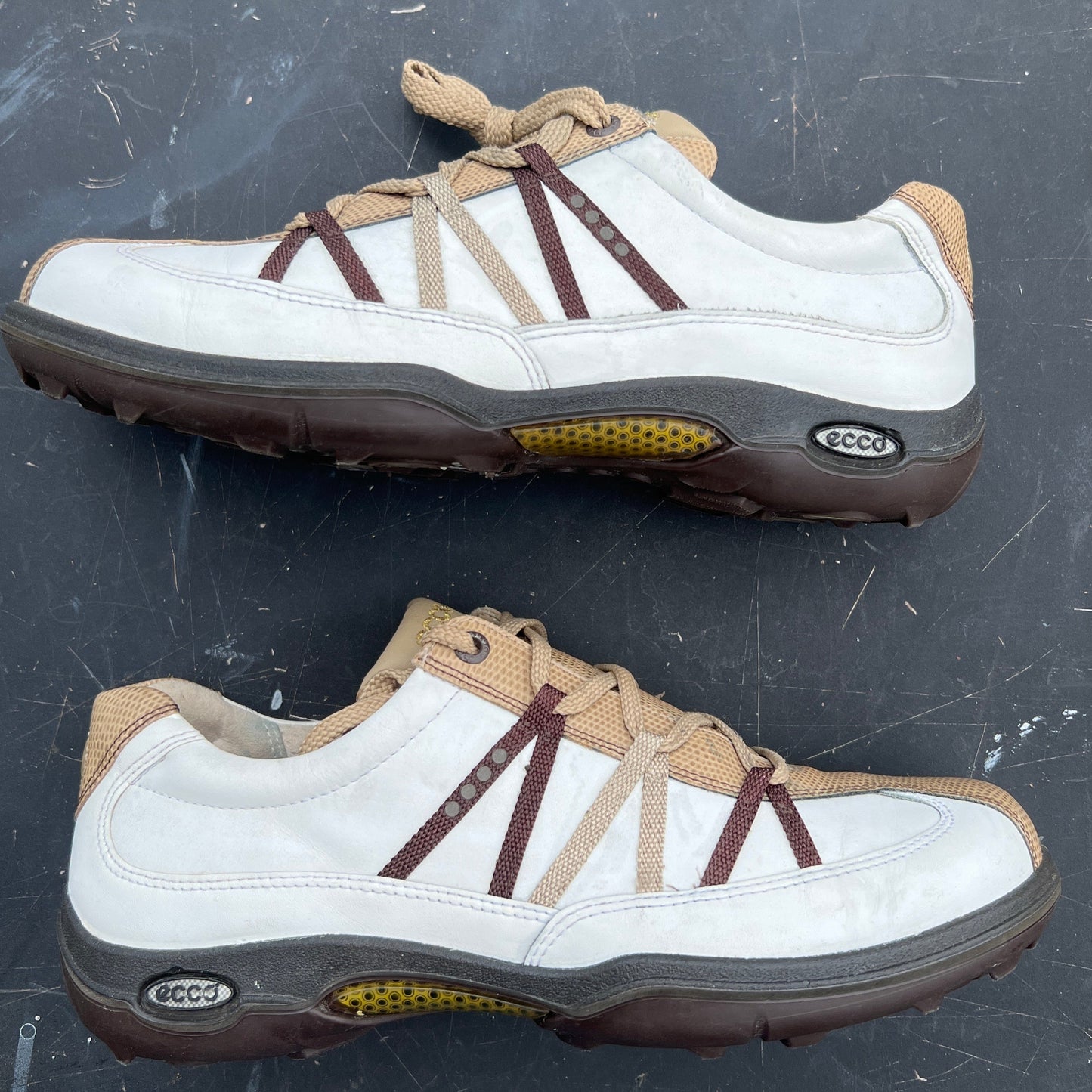 Women’s Ecco Spiked Golf Shoe 41EU White/Tan Embossed Reptile Leather