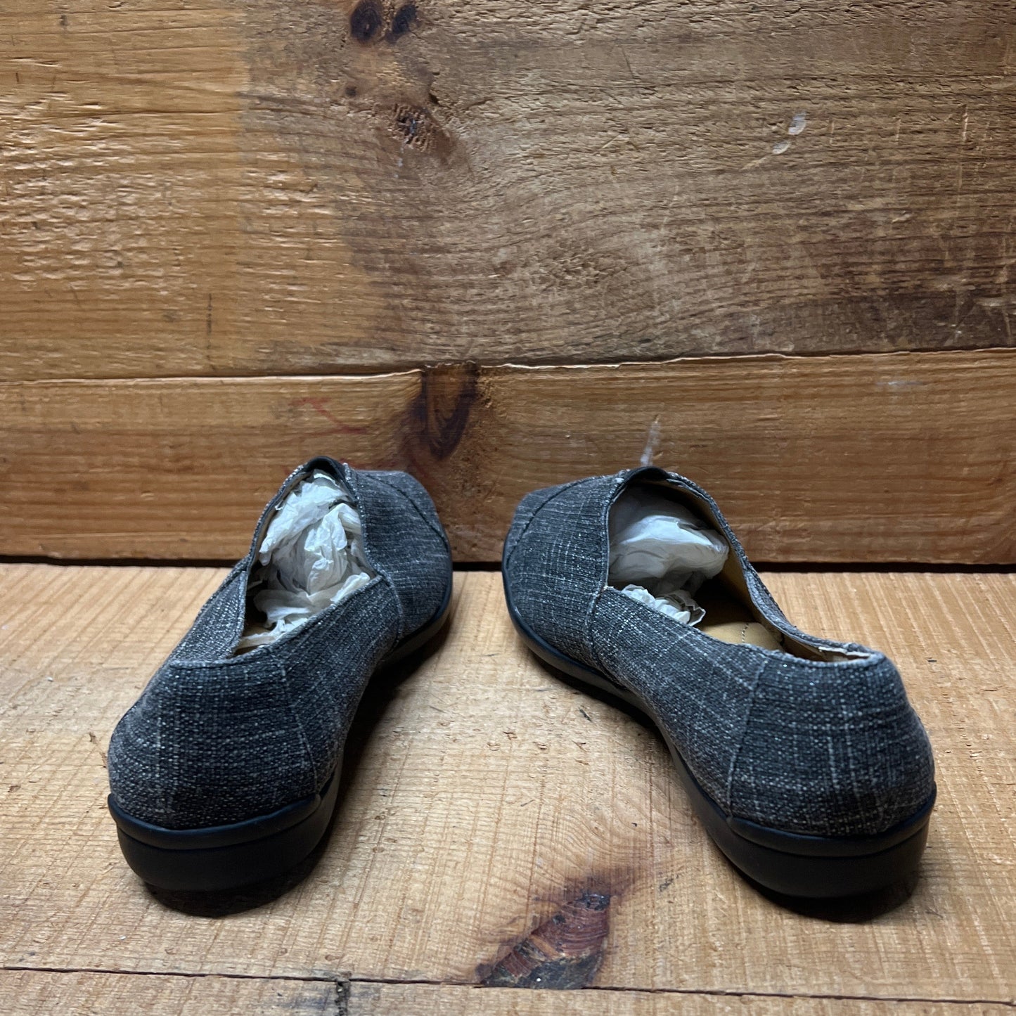 SOFTSPOTS Women's •Amena• Slip-on Black Canvas Skimmer 6.5W