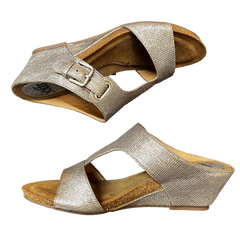 SOFFT Women's •Valencia• T-Strap Wedge Sandel Size 8 New with Defect