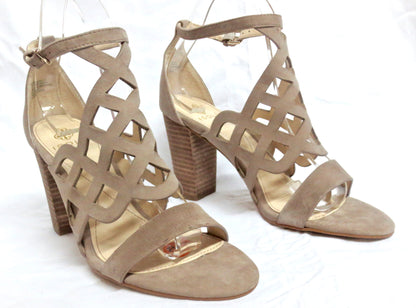 Isola Women's •Despina • Stacked Heel 6.5M Baywater Suede